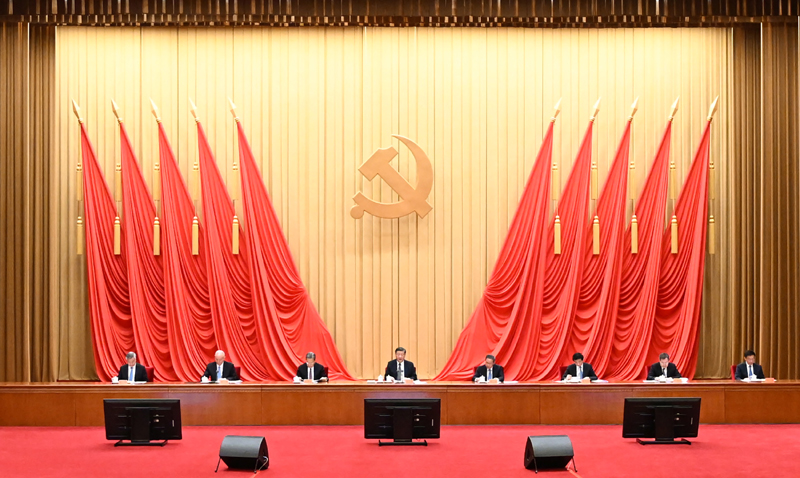 4月3日，學(xué)習(xí)貫徹習(xí)近平新時代中國特色社會主義思想主題教育工作會議在北京召開。中共中央總書記、國家主席、中央軍委主席習(xí)近平出席會議并發(fā)表重要講話。李強(qiáng)、趙樂際、王滬寧、蔡奇、丁薛祥、李希、韓正出席會議。